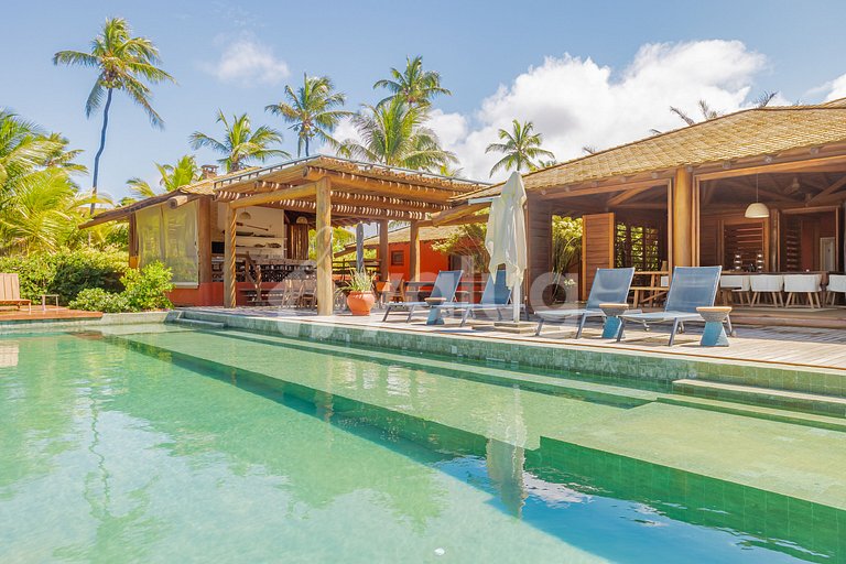 Excellent 7-Suite House, Right on the Beach - Busca Vida