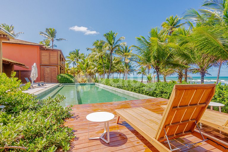 Excellent 7-Suite House, Right on the Beach - Busca Vida