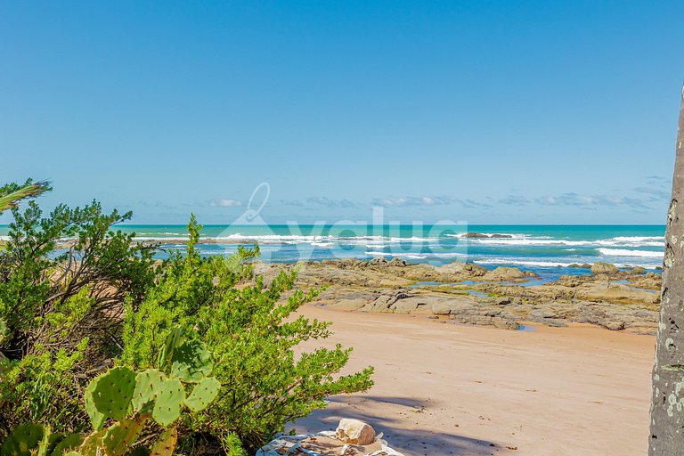 Excellent 4-Suite House, Right on the Beach - Busca Vida