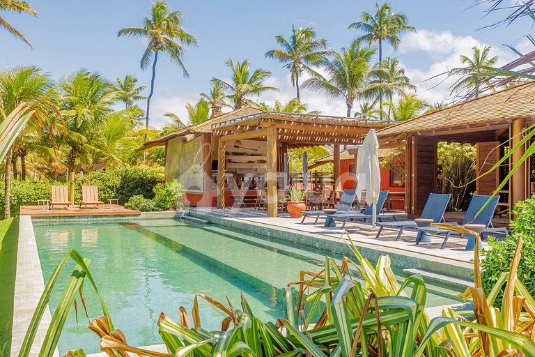 Excellent 7-Suite House, Right on the Beach - Busca Vida