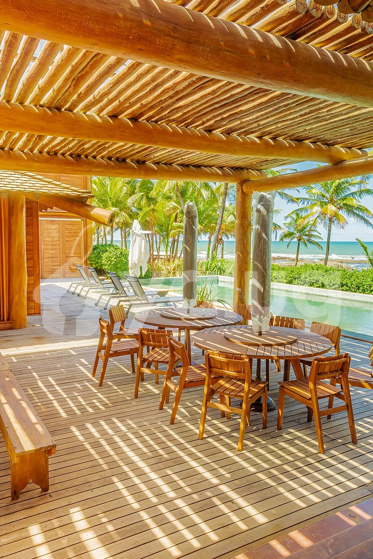 Excellent 4-Suite House, Right on the Beach - Busca Vida