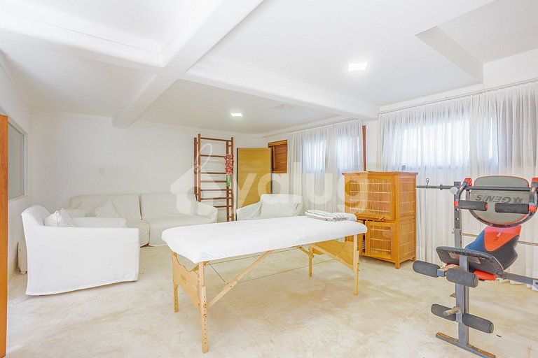 Excellent 7-Suite House, Right on the Beach - Busca Vida