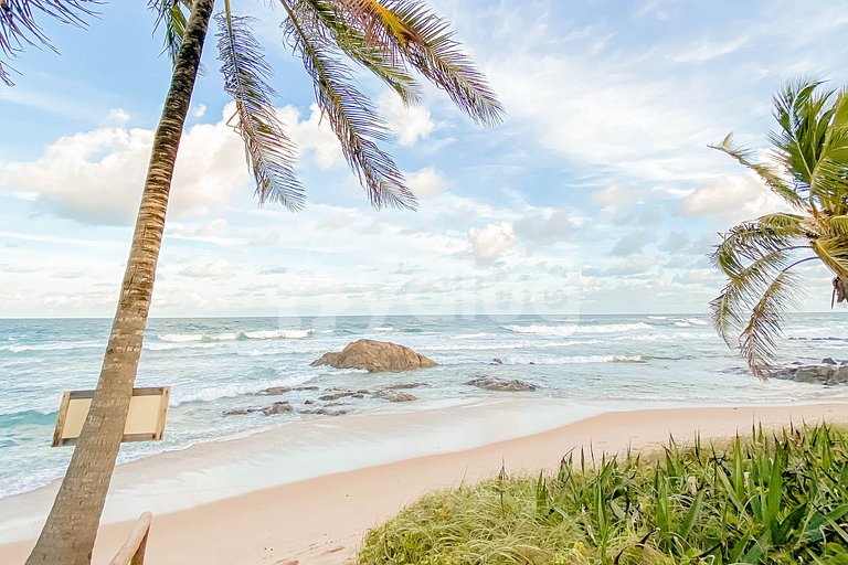 Excellent 4-Suite House, Right on the Beach - Busca Vida