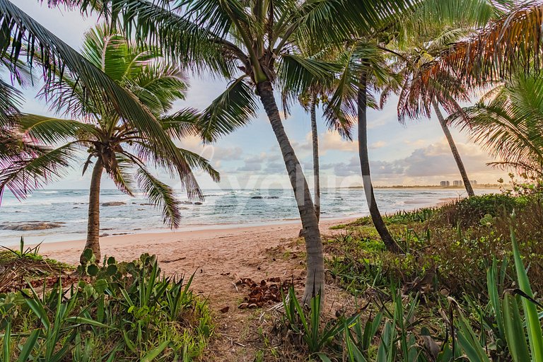 Excellent 7-Suite House, Right on the Beach - Busca Vida