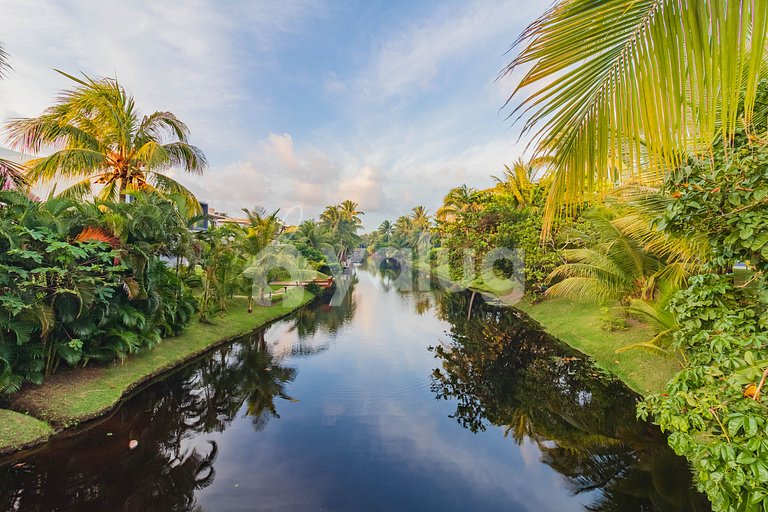 Excellent 4-Suite House, Right on the Beach - Busca Vida