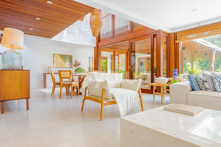 High standard house with 4 suites - Praia do Forte.