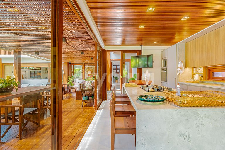 High standard house with 4 suites - Praia do Forte.