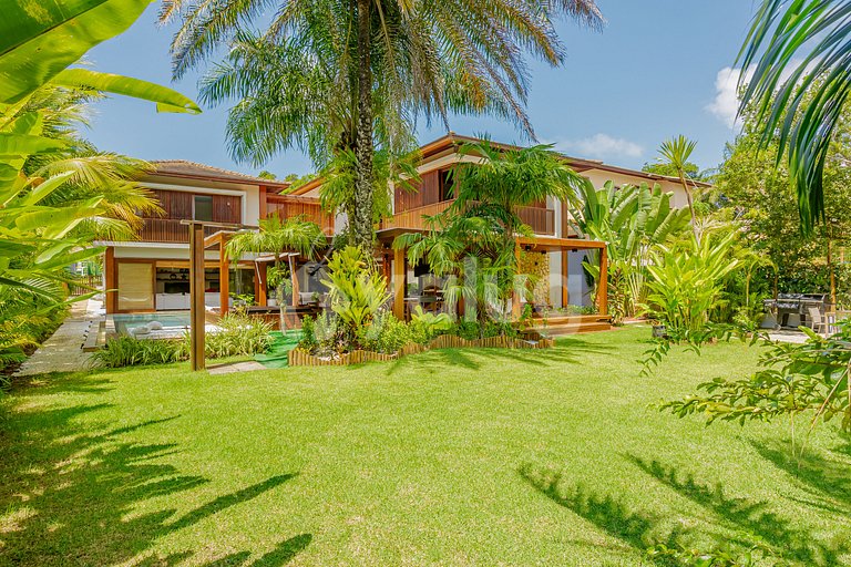 Casa Alto Padrão 4 suítes - Praia do forte.