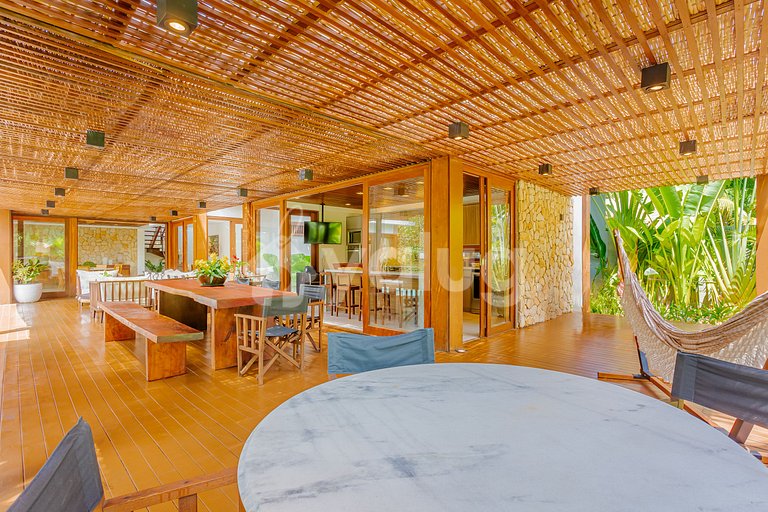 High standard house with 4 suites - Praia do Forte.