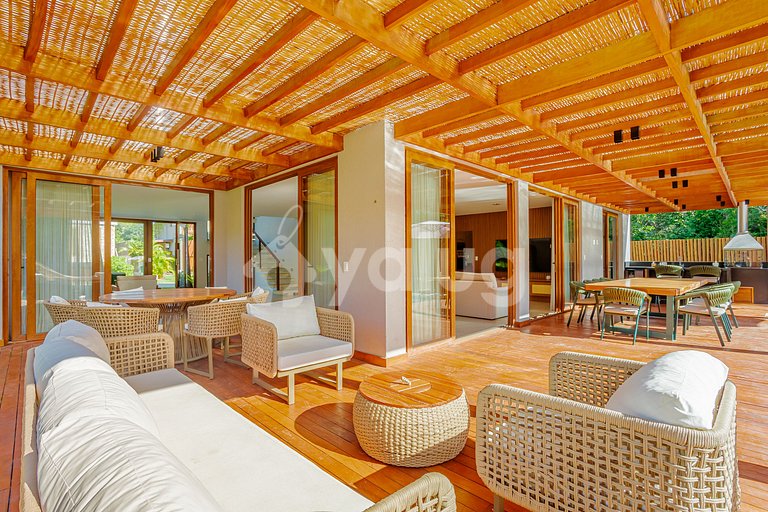 Casa Alto Padrão 6 suítes - Praia do Forte