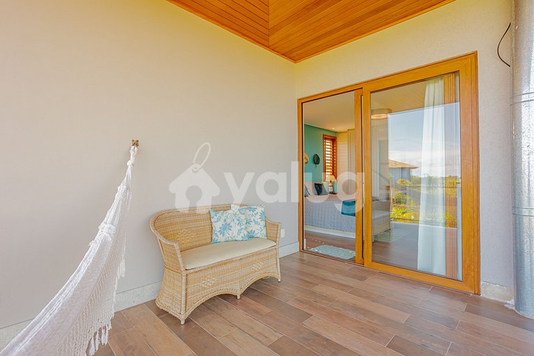 Linda Casa Alto Padrão 4 suítes com piscina Praia do Forte