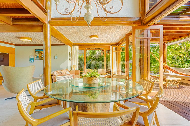 Maravilhosa casa com 5 suítes a 500m do Lord- Praia do Forte