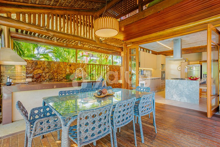 Maravilhosa casa com 5 suítes a 500m do Lord- Praia do Forte