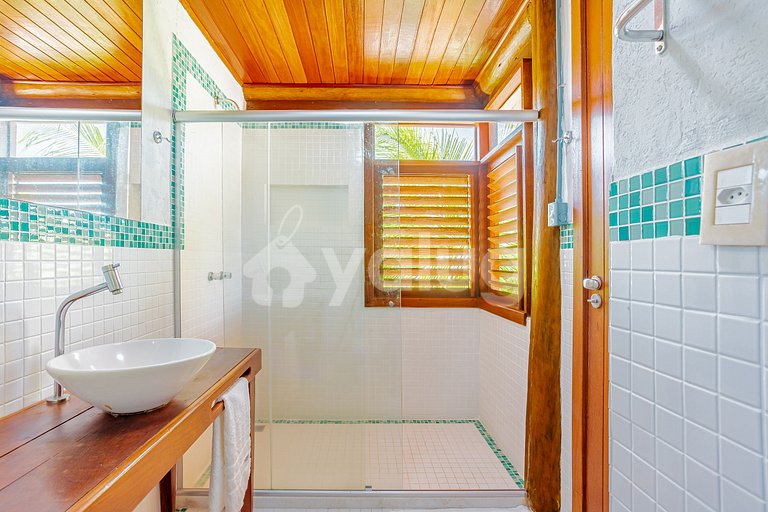 Maravilhosa casa com 5 suítes a 500m do Lord- Praia do Forte