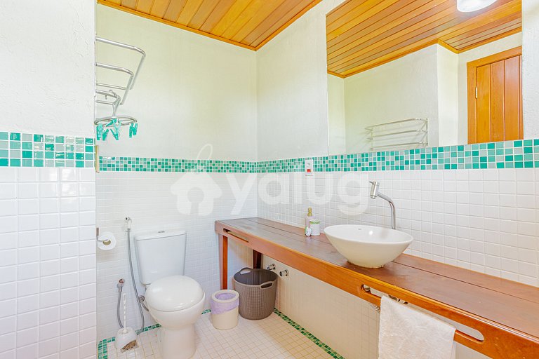Maravilhosa casa com 5 suítes a 500m do Lord- Praia do Forte
