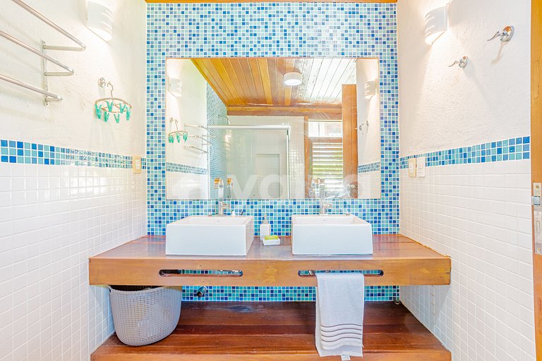 Wonderful house with 5 suites 500m from Lord- Praia do Forte