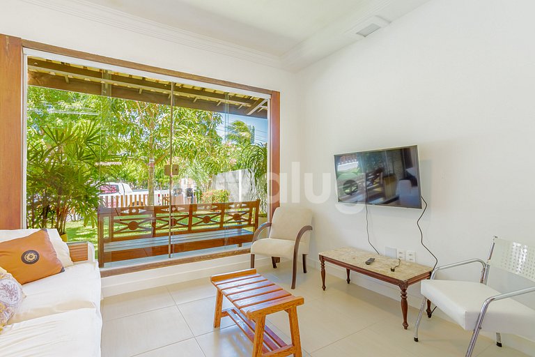 Linda casa com 4 suítes a 250m da praia de Guarajuba