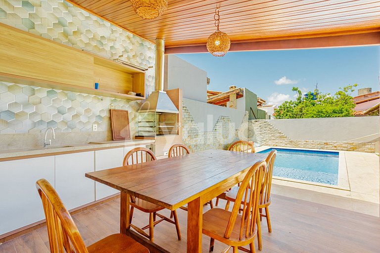 Linda casa com 4 suítes a 250m da praia de Guarajuba