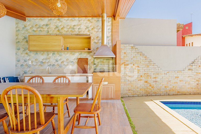 Linda casa com 4 suítes a 400m da praia de Guarajuba