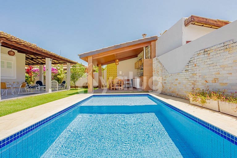 Linda casa com 4 suítes a 400m da praia de Guarajuba