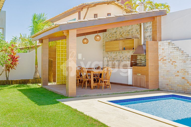 Hermosa casa con 4 suites a 400 m de la playa de Guarajuba.