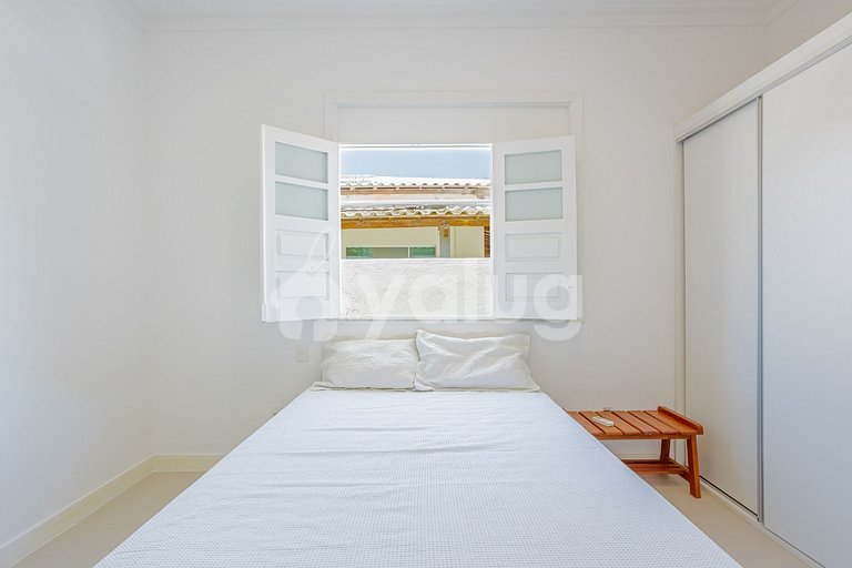 Linda casa com 4 suítes a 250m da praia de Guarajuba