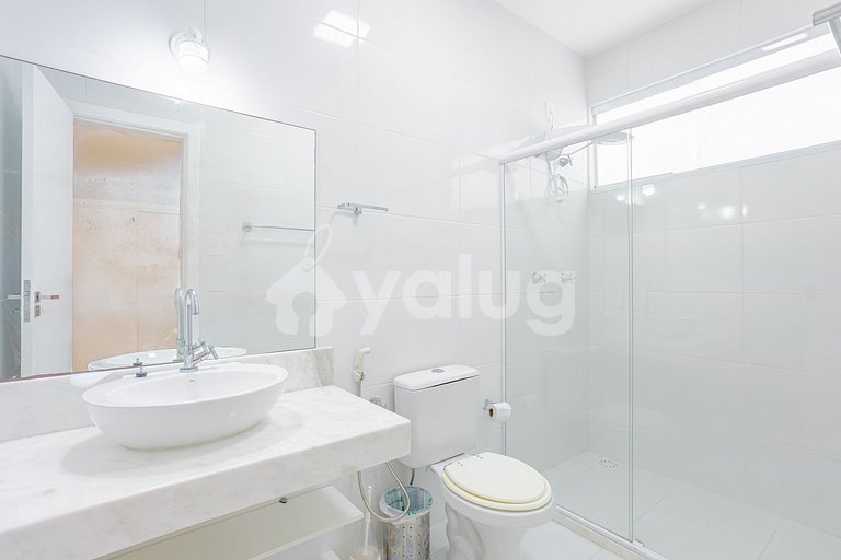 Beautiful house with 4 suites 400m from Guarajuba beach