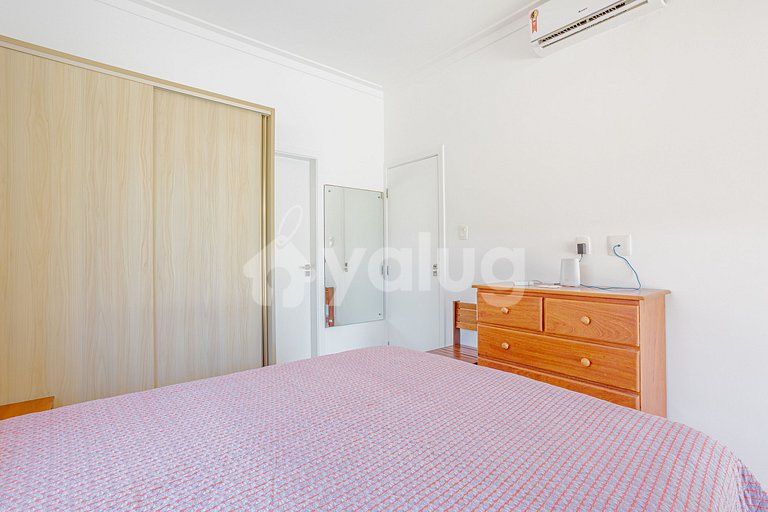 Linda casa com 4 suítes a 250m da praia de Guarajuba