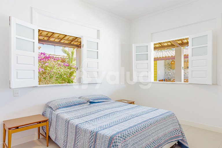 Linda casa com 4 suítes a 400m da praia de Guarajuba