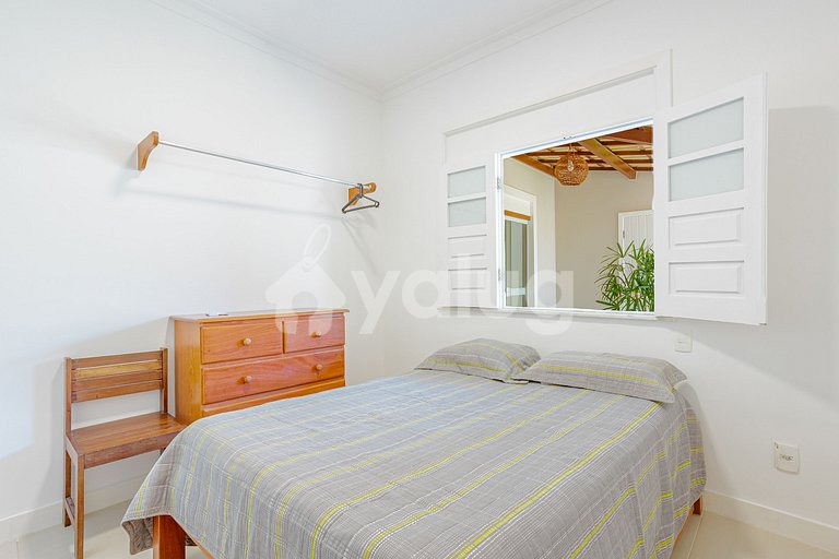 Linda casa com 4 suítes a 250m da praia de Guarajuba