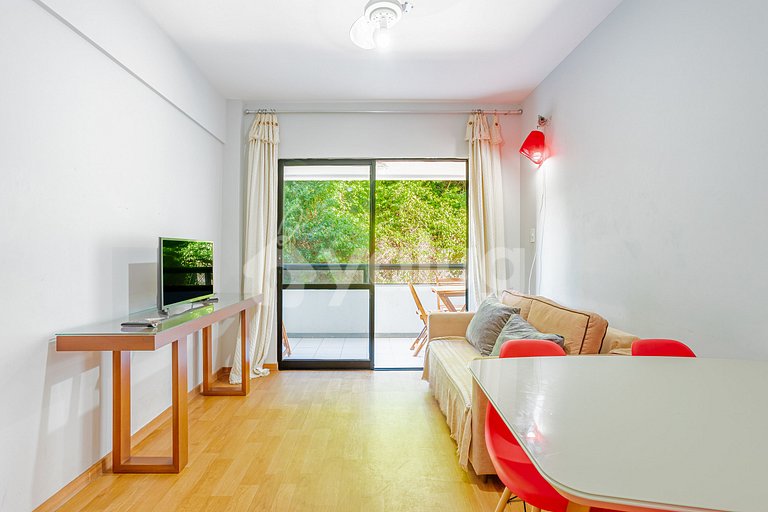 Bedroom and Living Room 300m from Porto Barra Beach