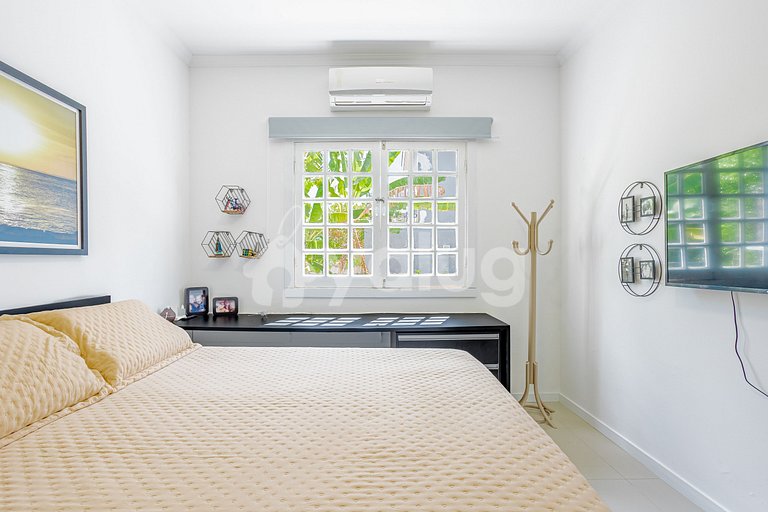 Amazing House with Pool - Busca Vida