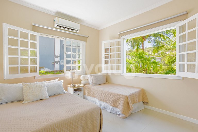 Amazing House with Pool - Busca Vida