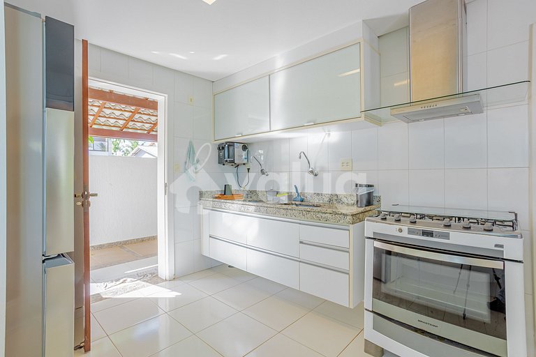 Maravillosa casa con piscina y 4 suites - Guarajuba
