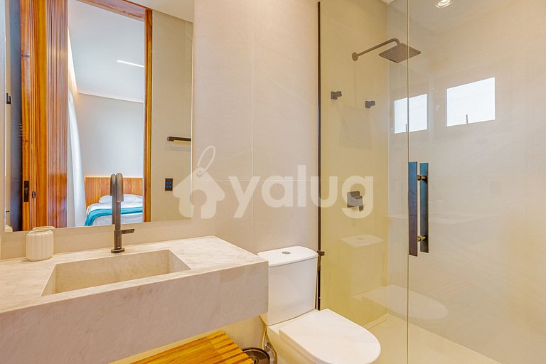Wonderful Mansion with Pool and 7 Suites - Praia do Forte