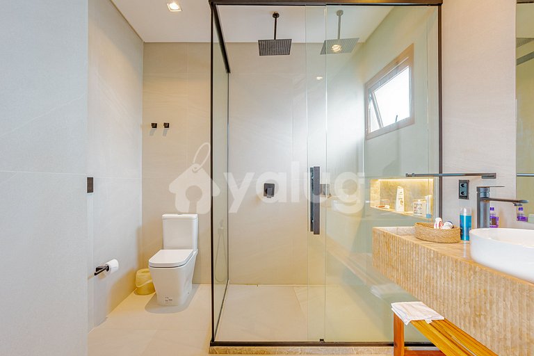 Wonderful Mansion with Pool and 7 Suites - Praia do Forte