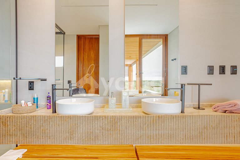 Wonderful Mansion with Pool and 7 Suites - Praia do Forte