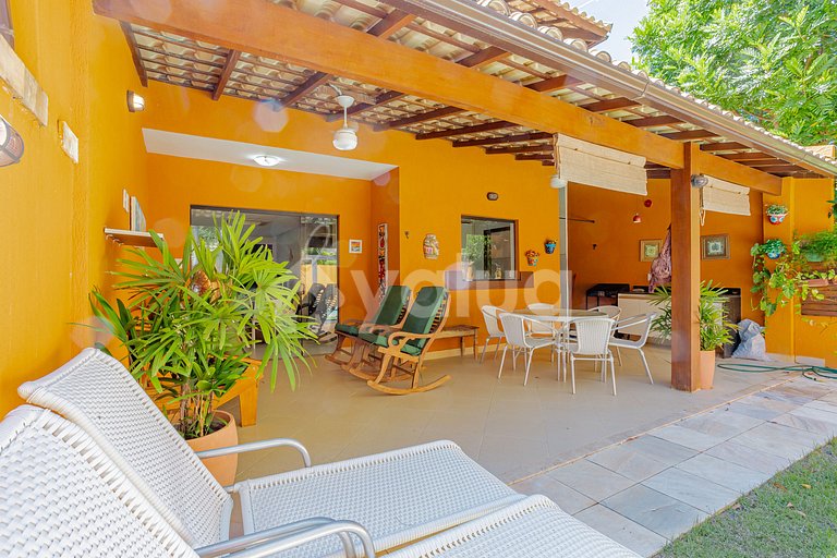 Excelente casa com piscina a 350m da praia - Itacimirim