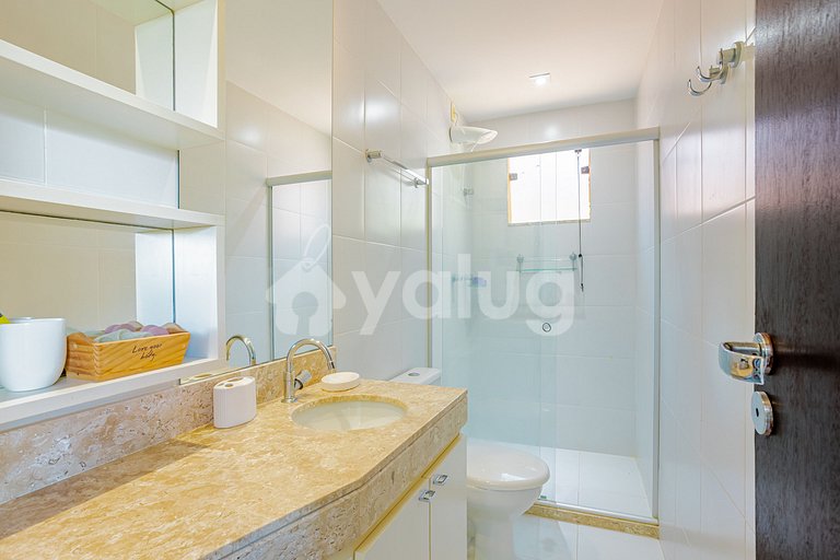 Excelente casa com piscina a 350m da praia - Itacimirim