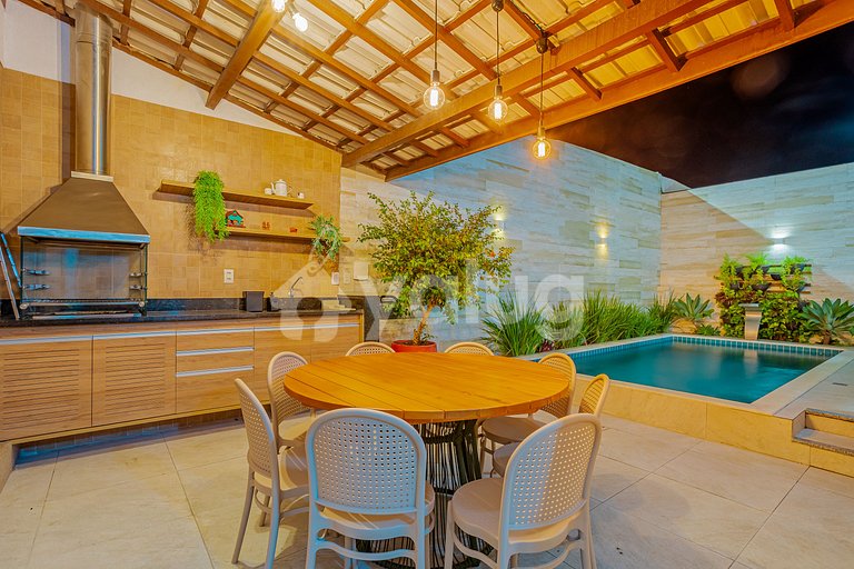 Excelente Casa de 4 Dormitorios en Guarajuba con Piscina y W