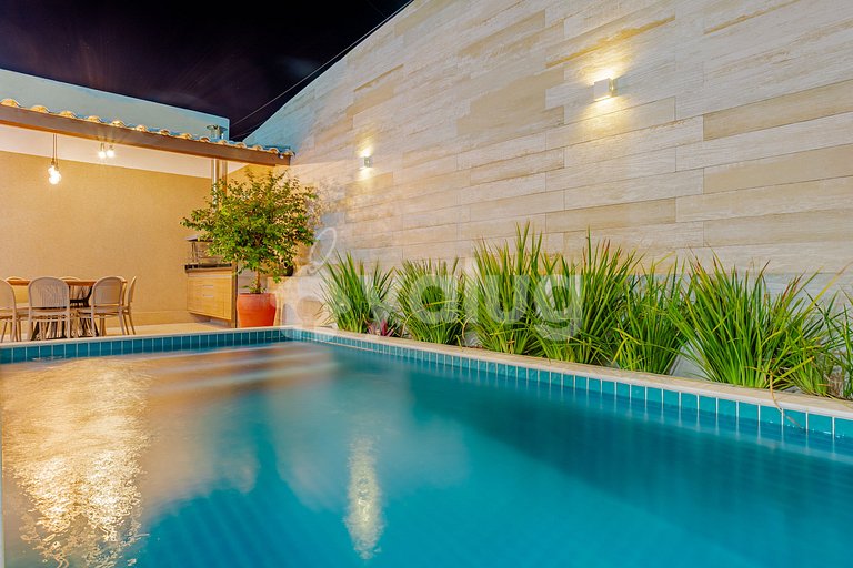 Excelente Casa de 4 Dormitorios en Guarajuba con Piscina y W
