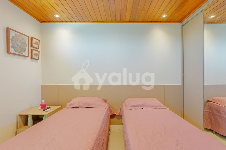 Excelente Apartamento Pé na Areia com 4 Suítes - Itacimirim