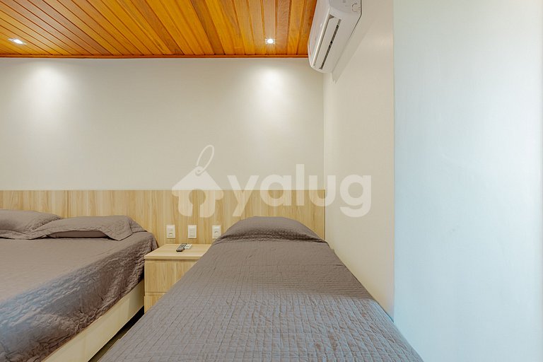 Excelente Apartamento Pé na Areia com 4 Suítes - Itacimirim