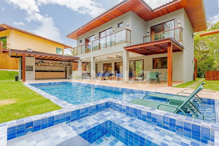 Maravilhosa Casa com 6 suítes e Piscina - Praia do Forte