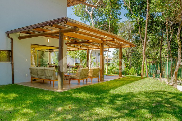 Maravilhosa casa com 2 suítes e 1 quarto - Praia do Forte