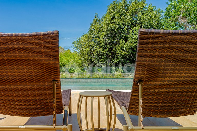Maravilhosa casa com 2 suítes e 1 quarto - Praia do Forte