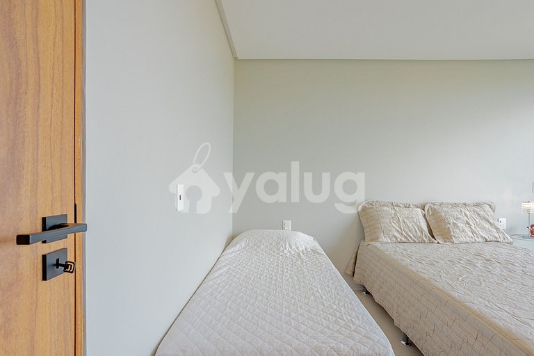 Great Mansion with 5 Suites and Swimming Pool-Praia do Forte