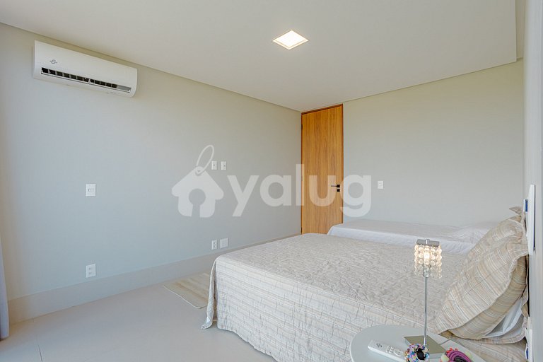 Great Mansion with 6 Suites and Swimming Pool-Praia do Forte