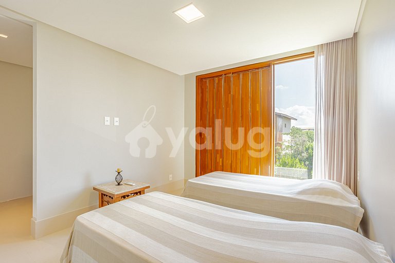 Great Mansion with 5 Suites and Swimming Pool-Praia do Forte