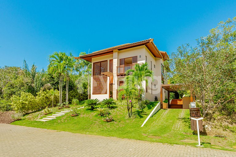 Casa 05 Suítes com Diarista - Praia do Forte